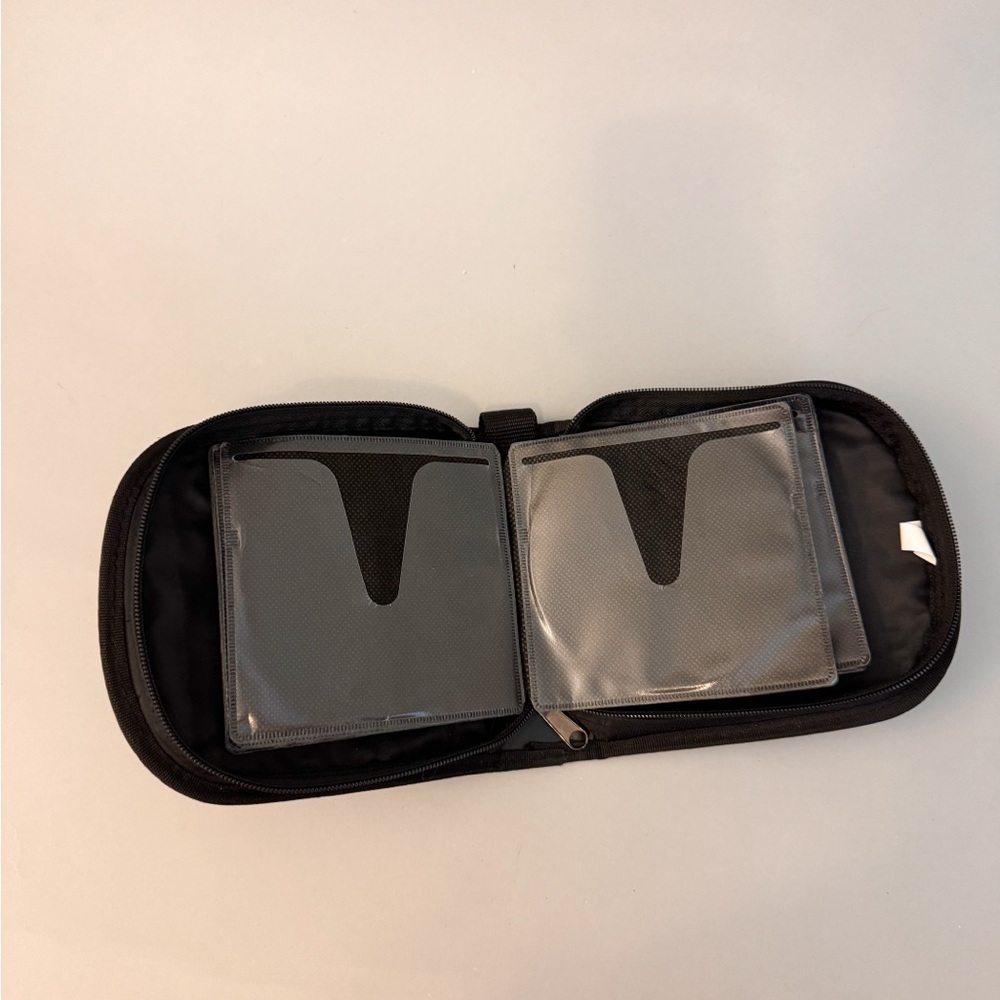 Staples Small DVD or Disc Storage Case in Black